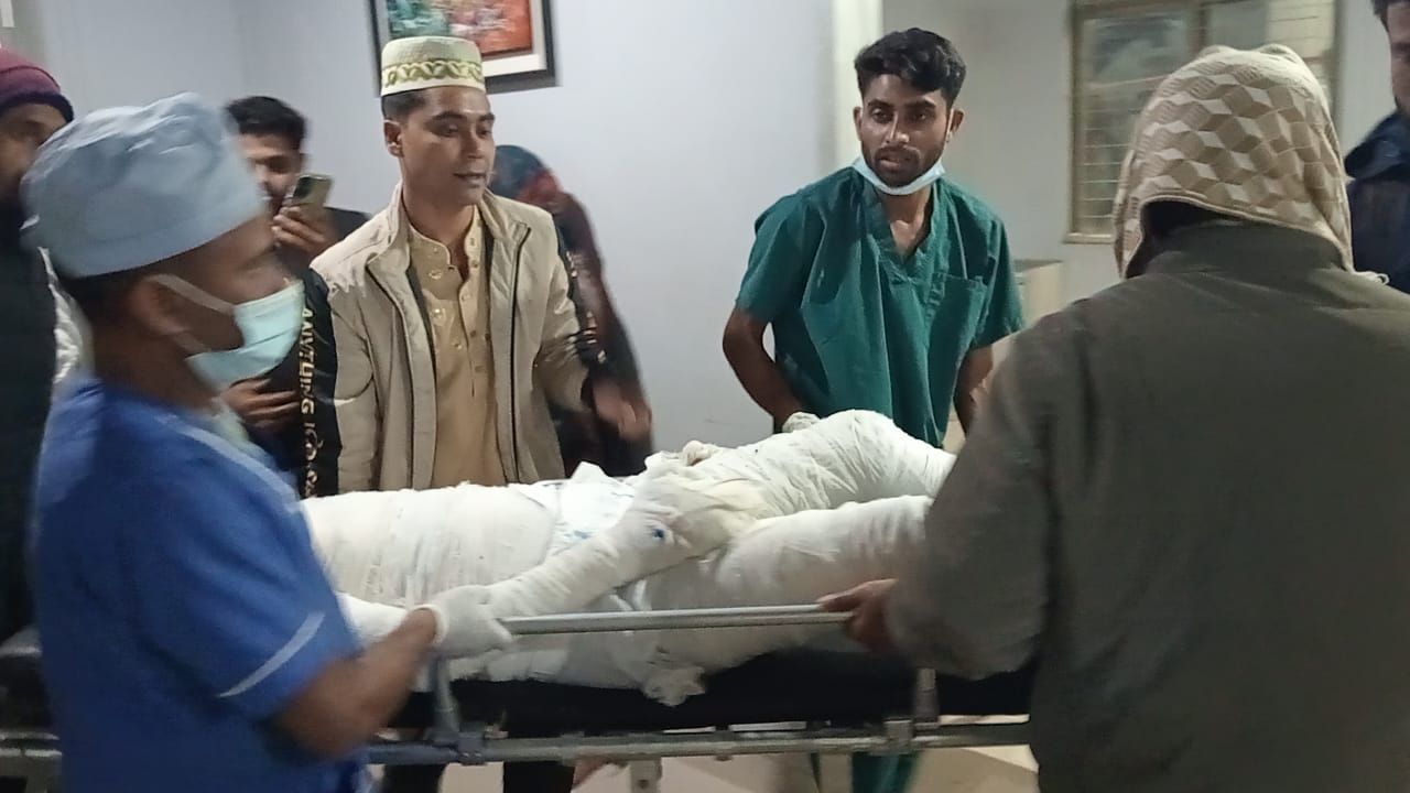 আশুলিয়ায় ঘরে জমাকৃত গ্যাসের আগুনে নারী ও শিশুসহ দগ্ধ ১১