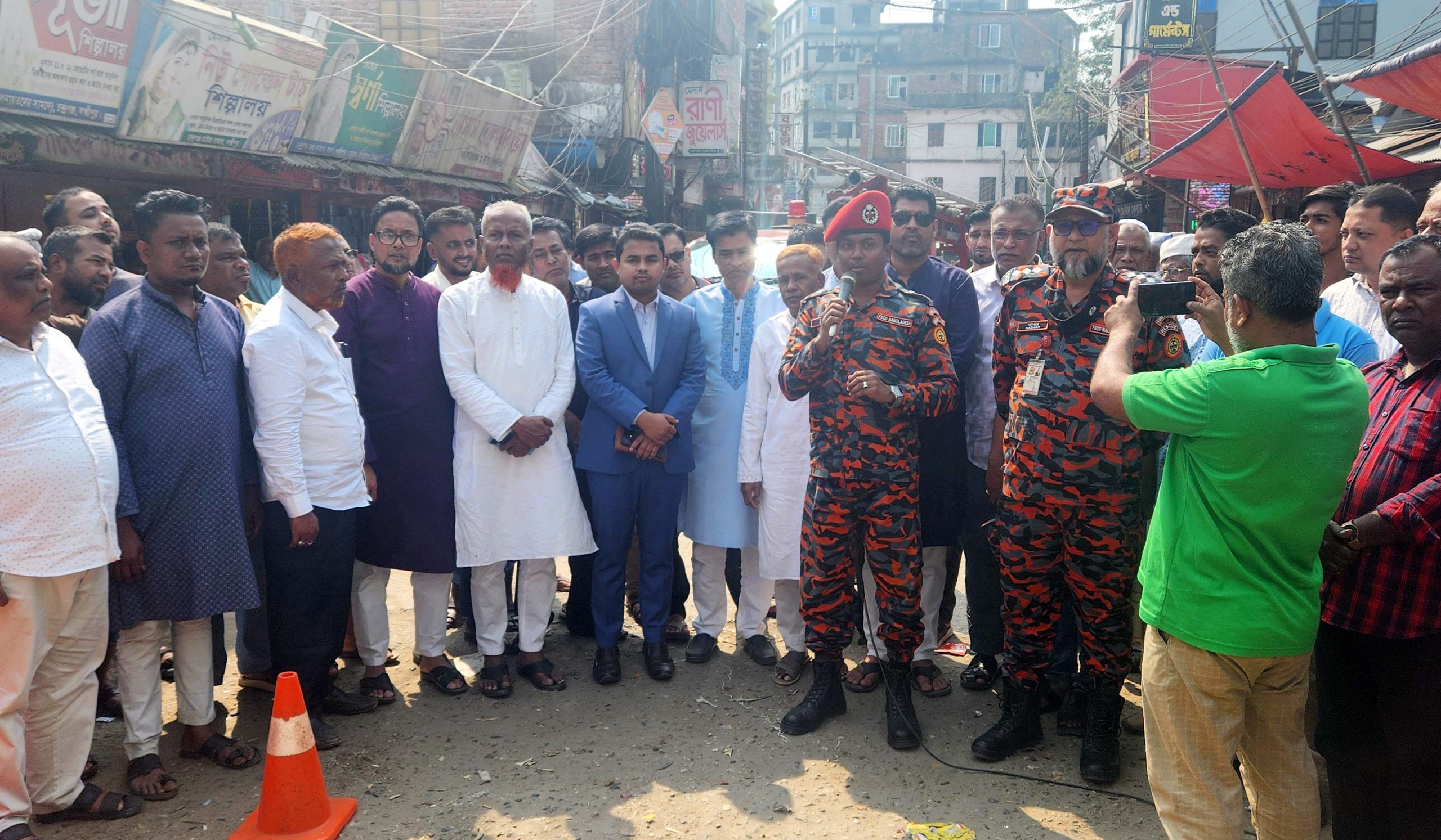 চন্দ্রগঞ্জ বাজারে অগ্নি নির্বাপন মহড়া অনুষ্ঠিত