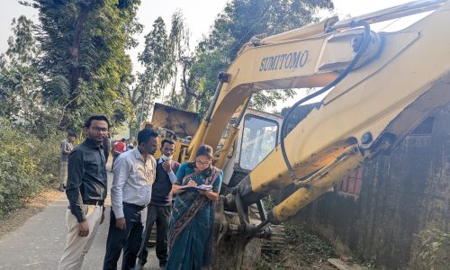 চন্দনাইশে খালের পাড় থেকে মাটি কাটার দায়ে তিন লাখ টাকা জরিমানা 