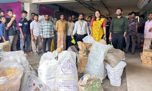 দোহাজারীতে ২৮৬ কেজি পলিথিন জব্দ, দুই দোকানিকে জরিমানা