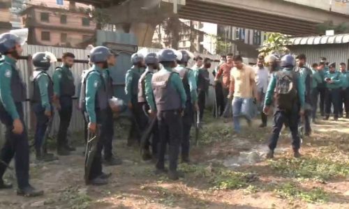 চট্টগ্রামে ছিনতাইকারীর ছুরিকাঘাতে দুই পুলিশ আহত