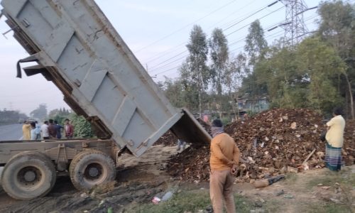 মিরসরাইয়ে যুবদল নেতার নির্দেশে ১২ ট্রাক স্ক্রাপ লুটের অভিযোগ