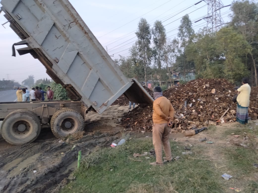 মিরসরাইয়ে যুবদল নেতার নির্দেশে ১২ ট্রাক স্ক্রাপ লুটের অভিযোগ