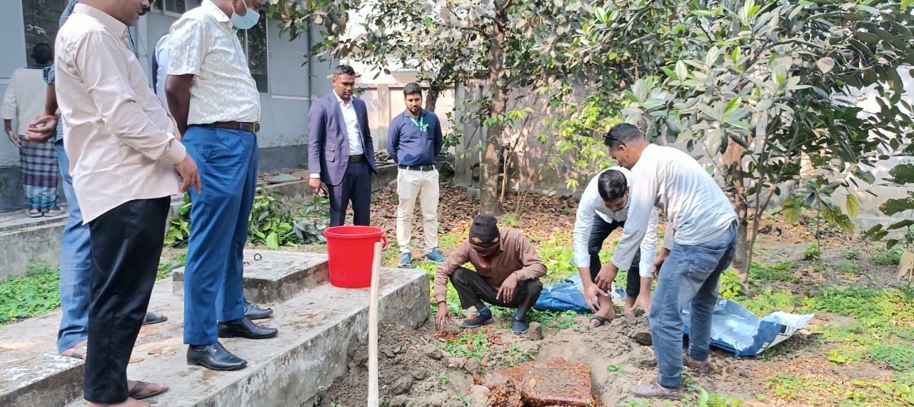 ভ্রাম্যমাণ আদালতে জব্দ করা ৯০ কেজি খেজুর বিনষ্ট