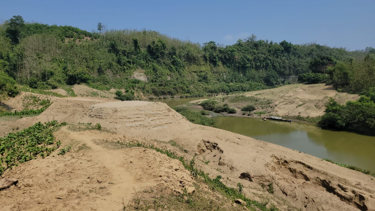 রাজনৈতিক পরিচয়ে সমন্বয় করেই চলছে অবৈধ বালি উত্তোলনের ভাগাভাগি