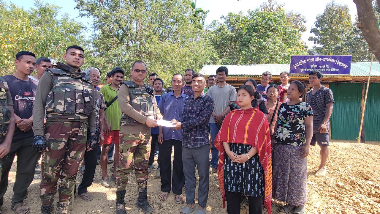 বাংলাদেশ সেনাবাহিনীর তত্বাবধানে দুর্গম পাহাড়ের চুয়ানবিলে ছড়িয়ে পড়ছে শিক্ষার আলো