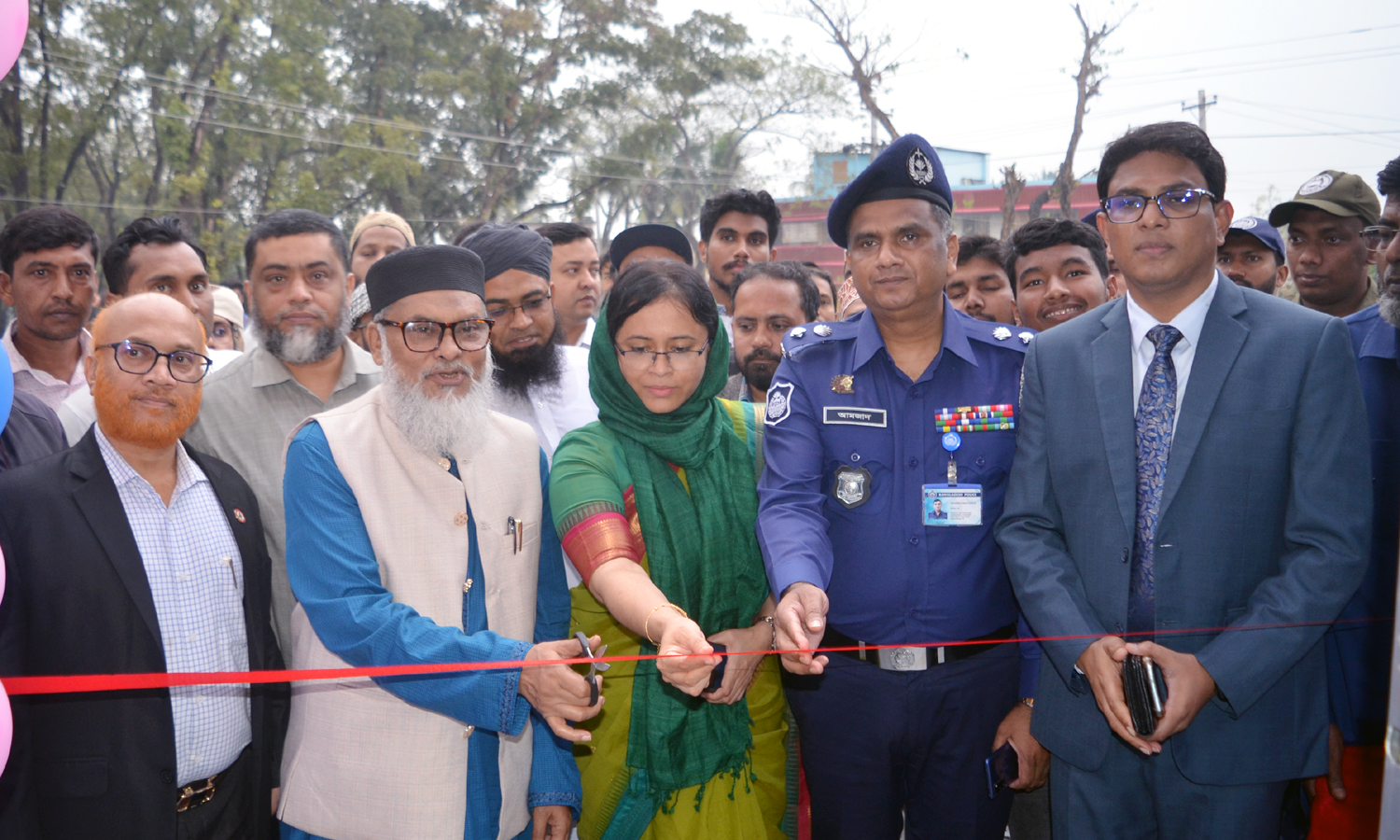 লালপুরে মডেল মসজিদ উদ্বোধন