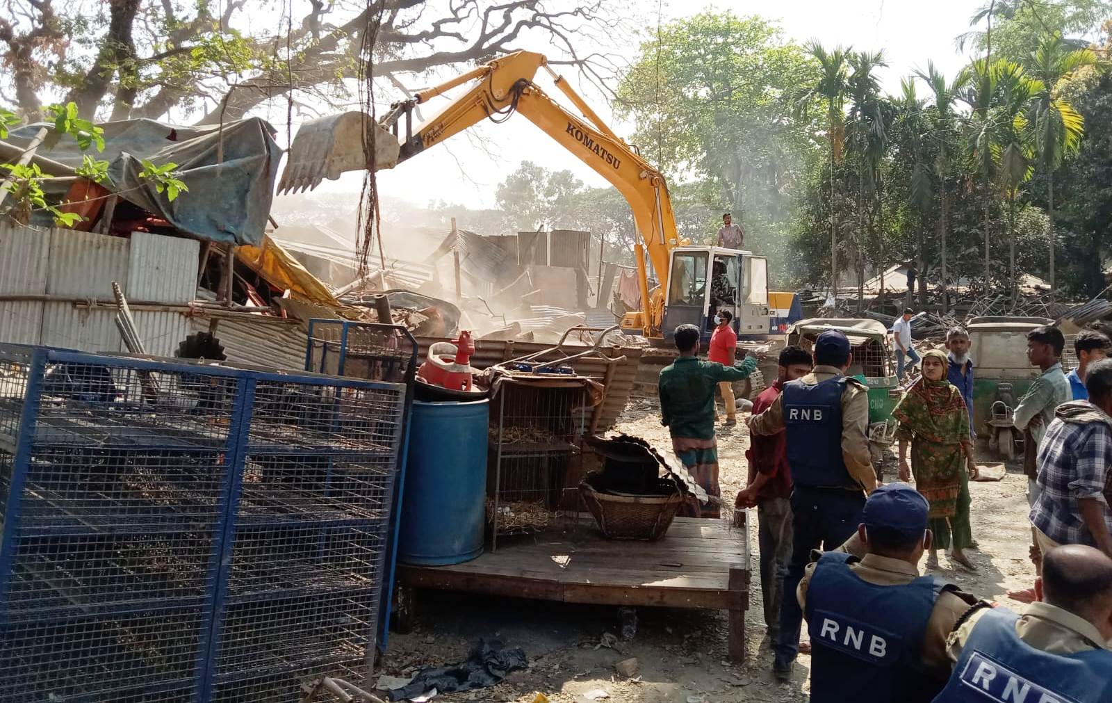 পাহাড়তলীতে রেলওয়ের উচ্ছেদ অভিযানে তিন একর জায়গা দখলমুক্ত