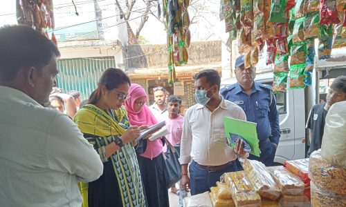 চন্দনাইশে প্রশাসনের বাজার মনিটরিং, ৪ মামলায় ২১ হাজার টাকা জরিমানা