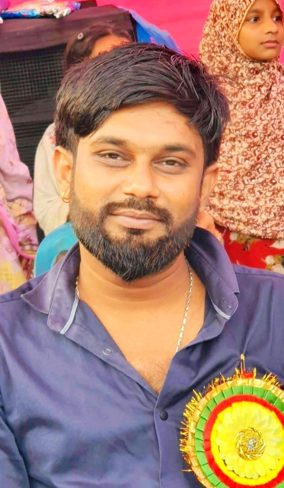 নরসিংদীতে ডিস ব্যবসায়ীকে কুপিয়ে ও গুলি করে হত্যা