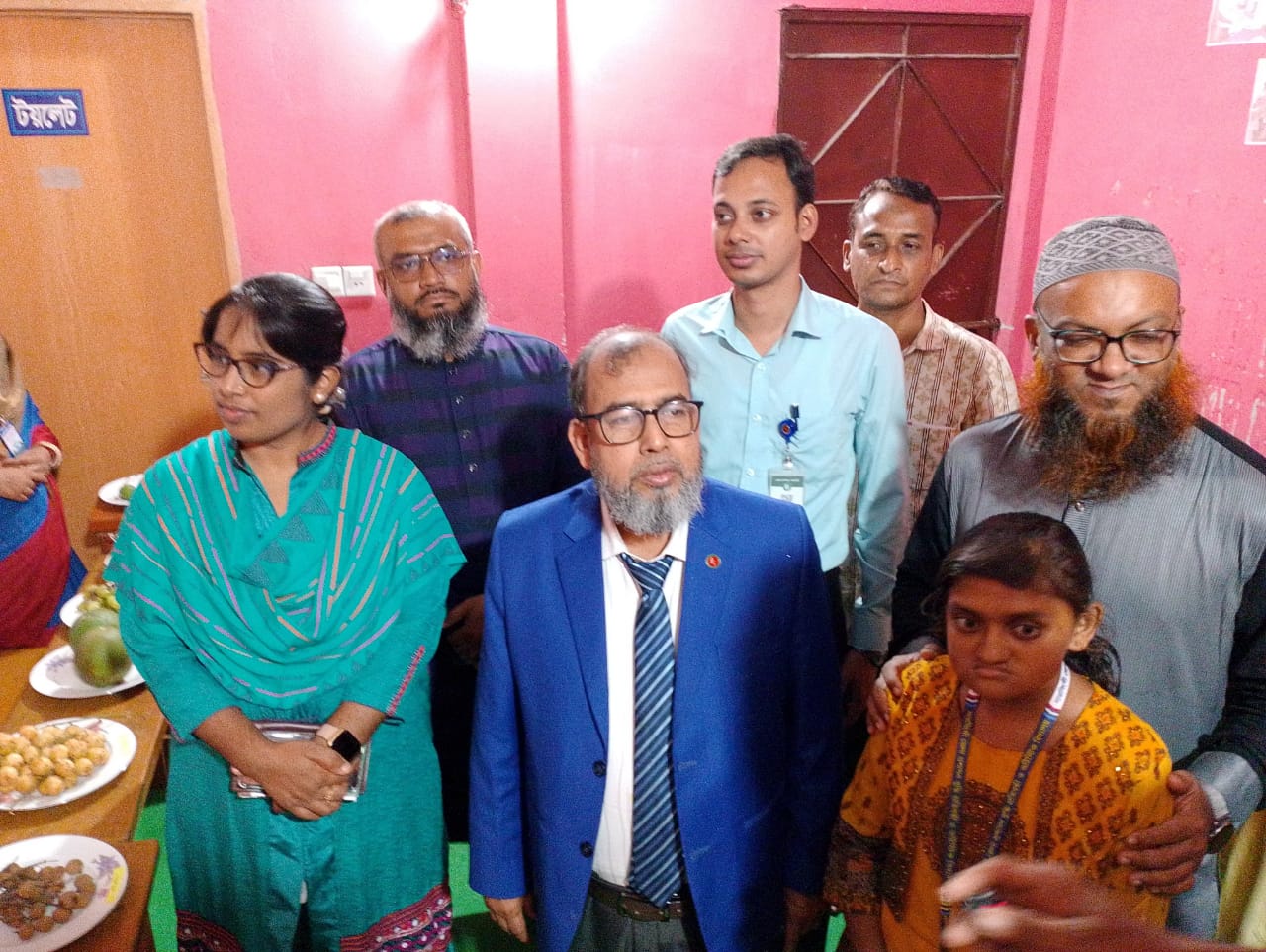 নরসিংদী জেলা প্রশাসন বুদ্ধি প্রতিবন্ধী বিদ্যালয় ফল উৎসব অনুষ্ঠিত