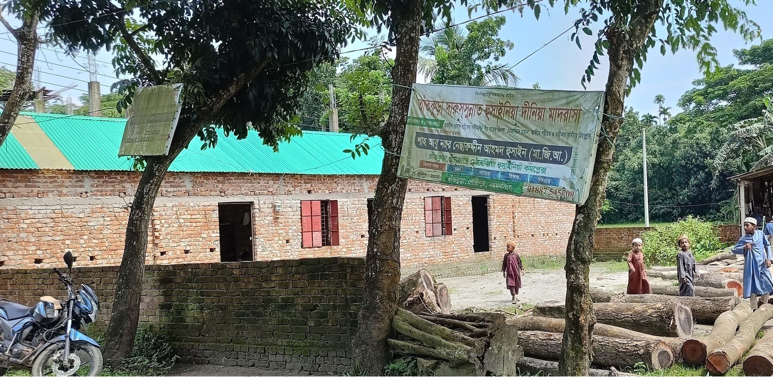 গৌরীপুরে বিধবা ও এতিম সন্তানের জমি দখল করে মাদ্রাসা নির্মাণের অভিযোগ!