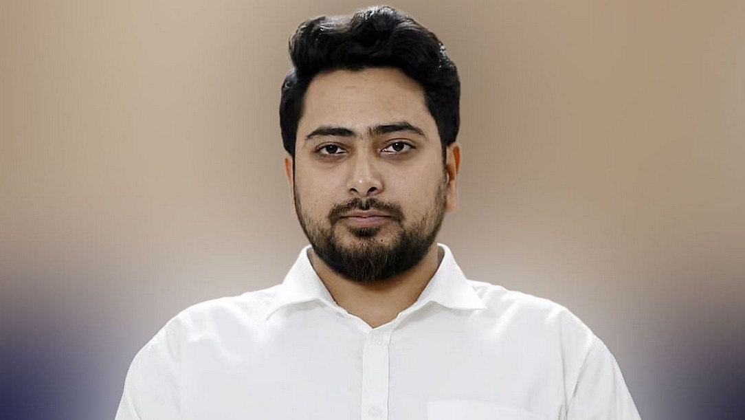 হাসিনার বিরুদ্ধে সাক্ষ্য দিতে ট্রাইব্যুনালে নাহিদ ইসলাম