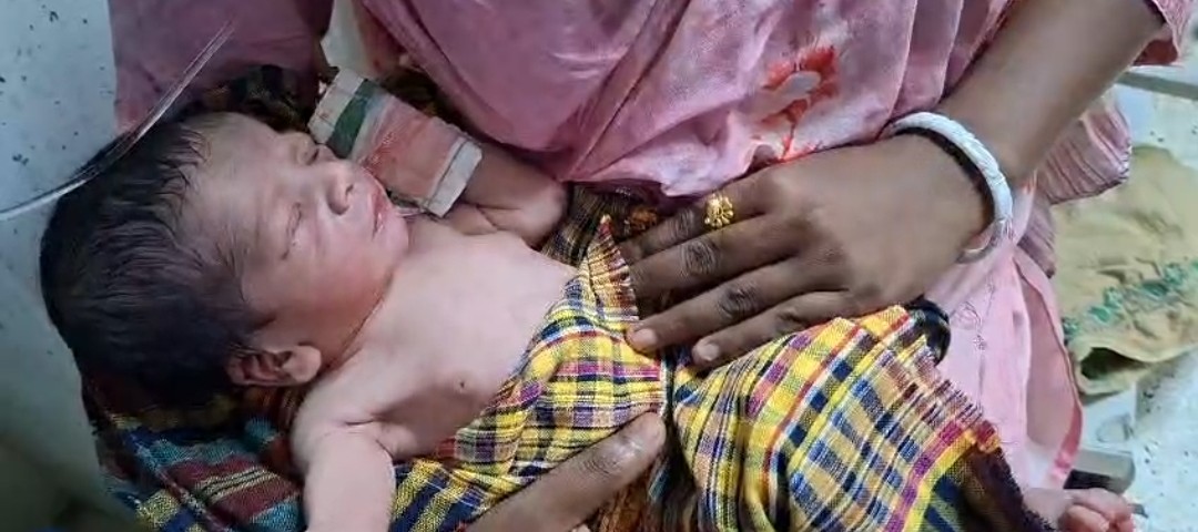 খাগড়াছড়িতে পরিত্যক্ত জলাশয় থেকে নবজাতক উদ্ধার