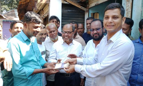 আগুনে ক্ষতিগ্রস্তদের ১০ লাখ টাকা সহায়তা দিলেন খন্দকার আশরাফুল আলম মামুন