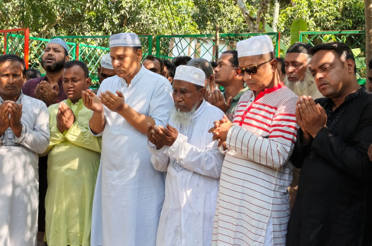 আবু সাঈদের কবর জেয়ারত করে নির্বাচনের প্রচারণা শুরু করলেন বিএনপি প্রার্থী সাইফুল ইসলাম