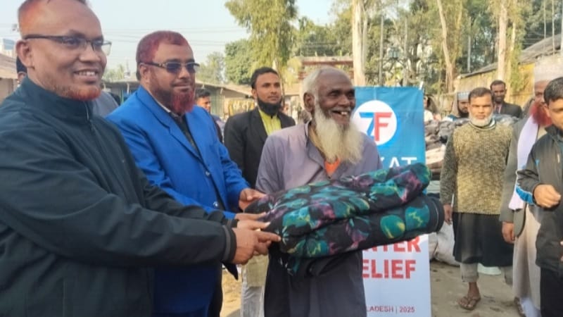 ডোমারে যাকাত ফাউন্ডেশন অব আমেরিকার উদ্যোগে শীতবস্ত্র ও রুম হিটার বিতরণ