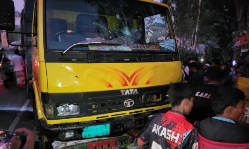 কাজিপুরে পাঠ্যপুস্তকবাহী ট্রাক-অটোভ্যান সংঘর্ষে নিহত ১