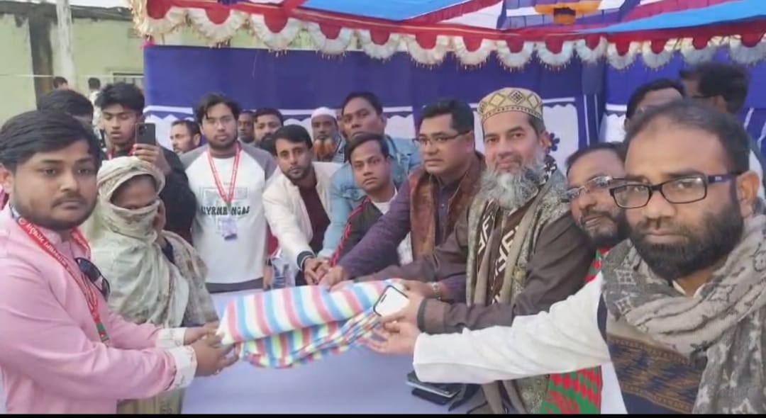 আশুলিয়ায় "আলো রক্তদানকারী জনকল্যাণ" সংগঠনের উদ্যোগে কম্বল বিতরণ