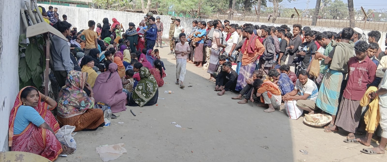 দোহাজারীতে যৌথ বাহিনীর অভিযানে ৩৩৯ রোহিঙ্গা আটক