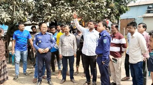 ফুলবাড়ী ইফতি ফ্লাওয়ার মিলে সন্ত্রসী হামলা, ২০ লক্ষ টাকার ক্ষতির অভিযোগ