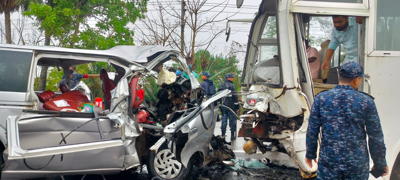 বাগেরহাটে রামপালে দুর্ঘটনায় ১৪ নিহত