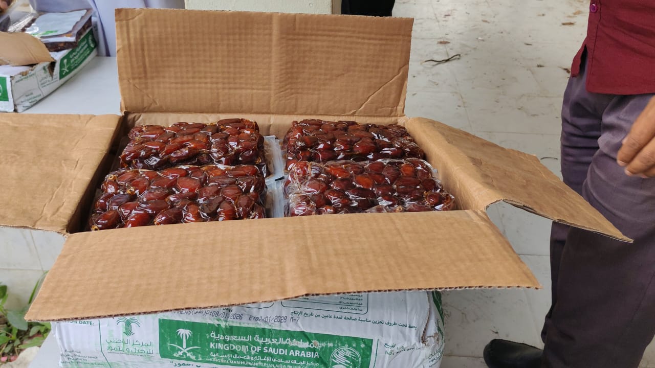 শিবচরে সৌদি সরকারের উপহারের খেজুর মাদ্রাসা ও এতিম খানায় বিতরণ