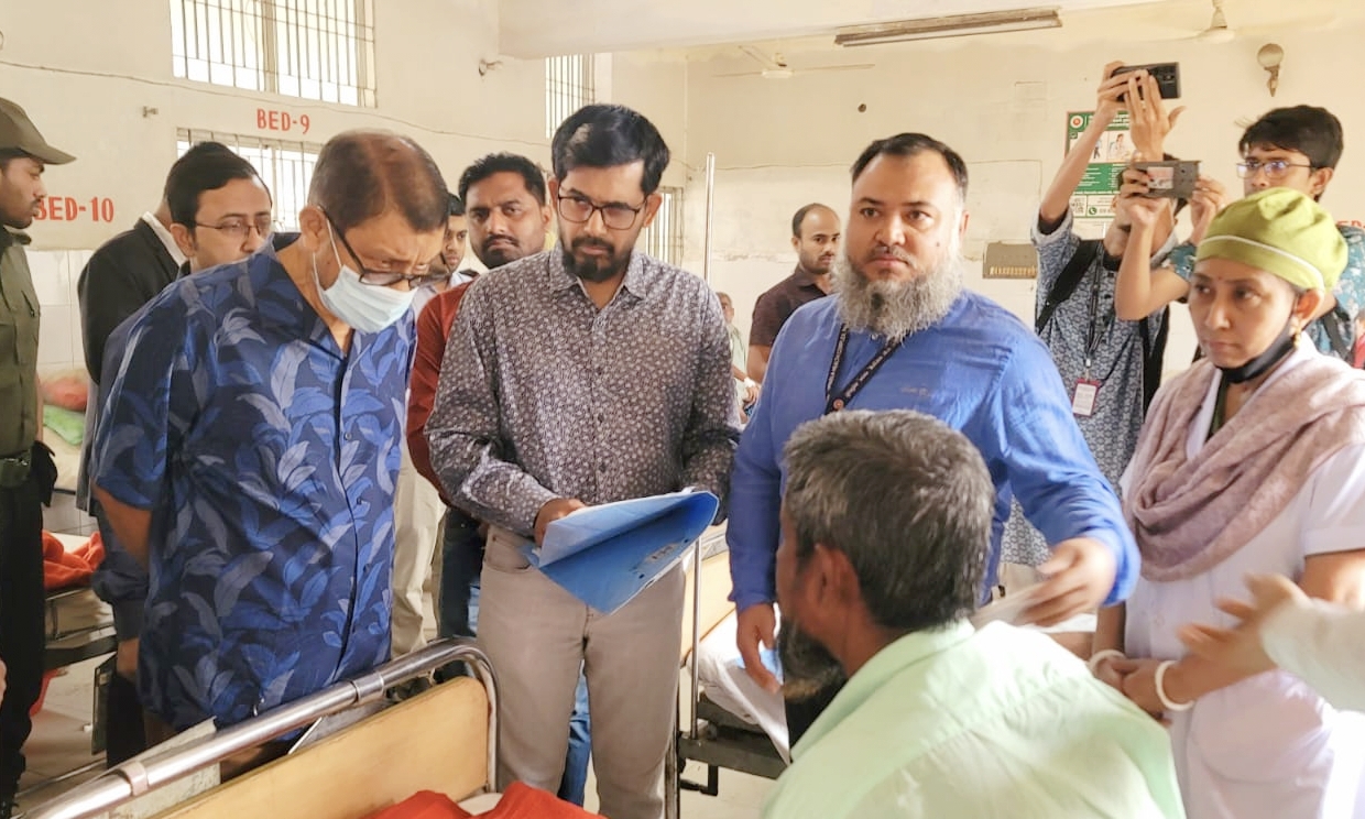 পলাশ স্বাস্থ্য কমপ্লেক্সে আকস্মিক পরিদর্শনে স্বাস্থ্য মন্ত্রী