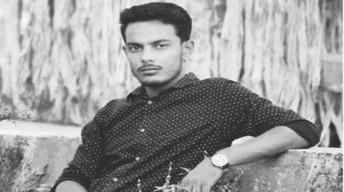 সিংড়ায় নিয়ন্ত্রণ হারিয়ে সড়কের ডিভাইডারের সাথে ধাক্কা প্রাণ গেল যুবকের