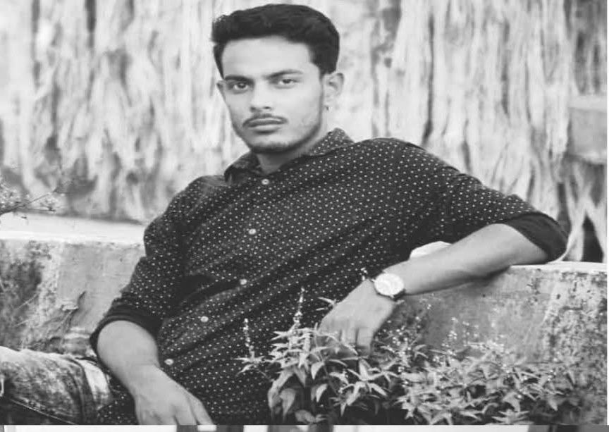 সিংড়ায় নিয়ন্ত্রণ হারিয়ে সড়কের ডিভাইডারের সাথে ধাক্কা প্রাণ গেল যুবকের