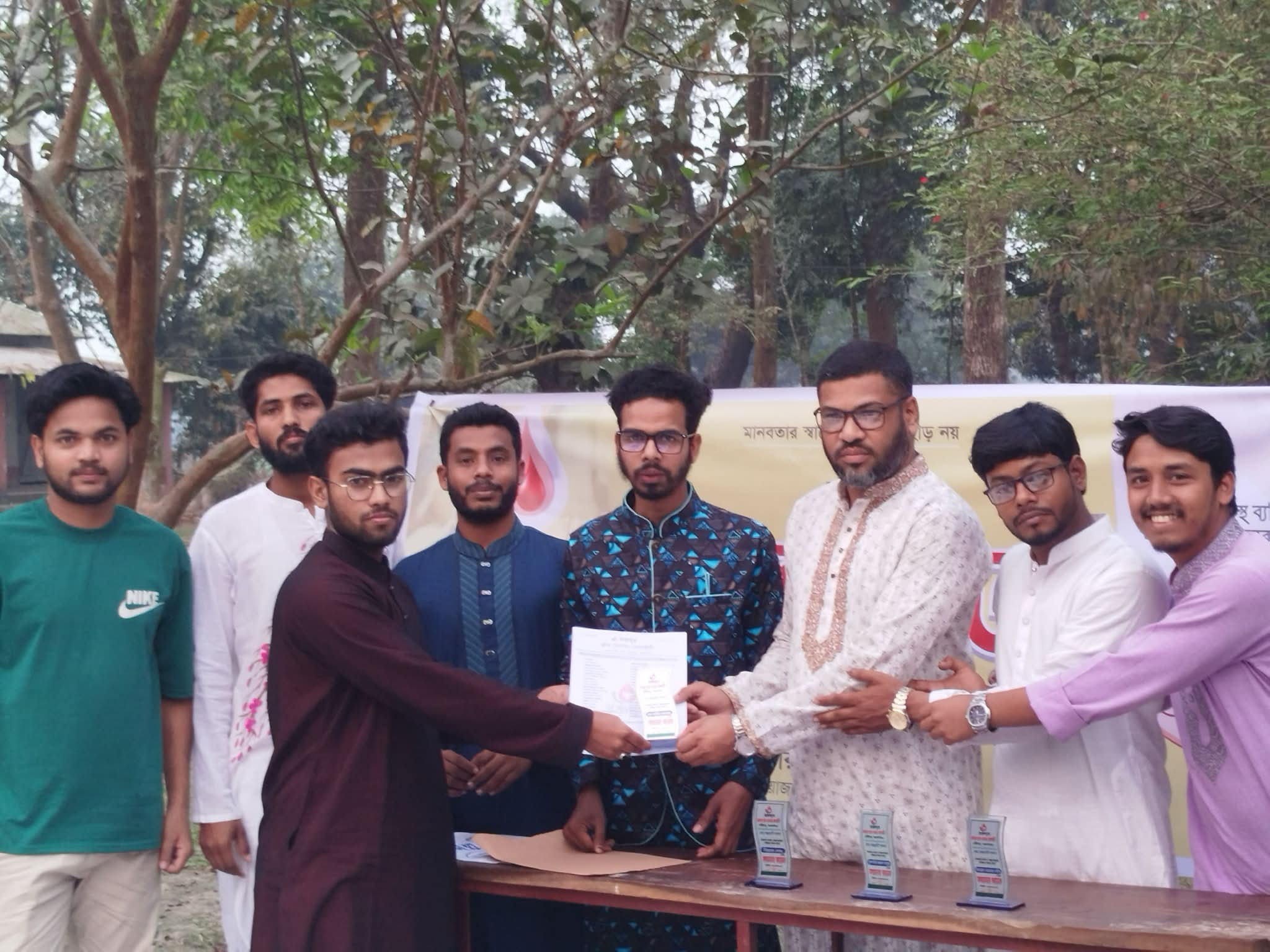 গৌরীপুরে রক্তযোদ্ধাদের সংবর্ধনা প্রদান