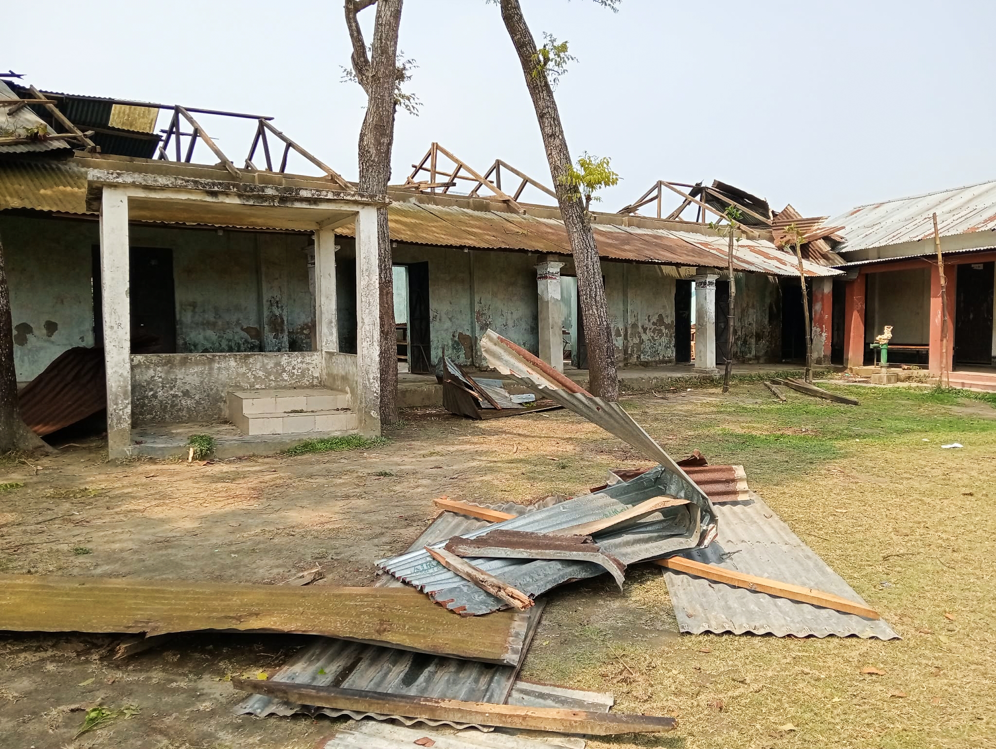 ঝড়ে শিক্ষা প্রতিষ্ঠান 'লন্ডভন্ড' শিক্ষা কার্যক্রম ব্যাহত হওয়ার আশংকা