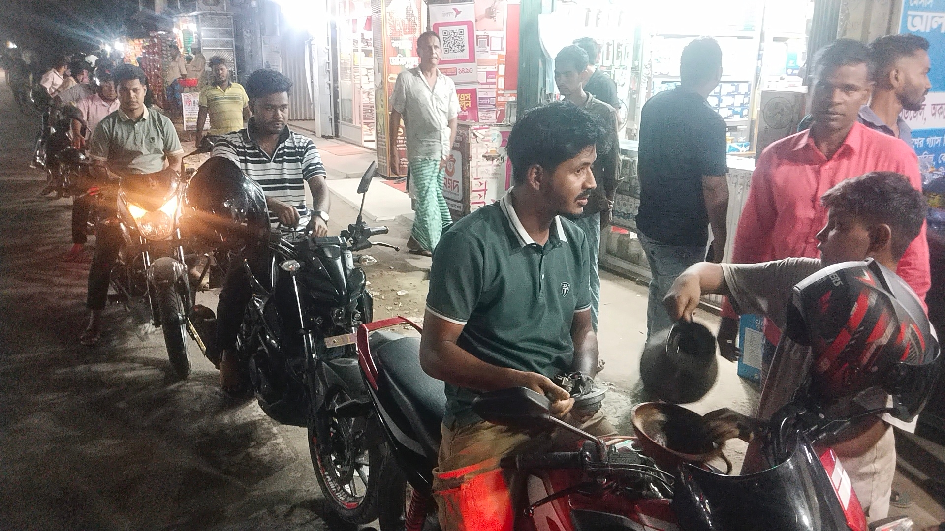 চন্দনাইশ উপজেলার ৪টি ফিলিং স্টেশনে ট্যাগ অফিসার নিয়োগ