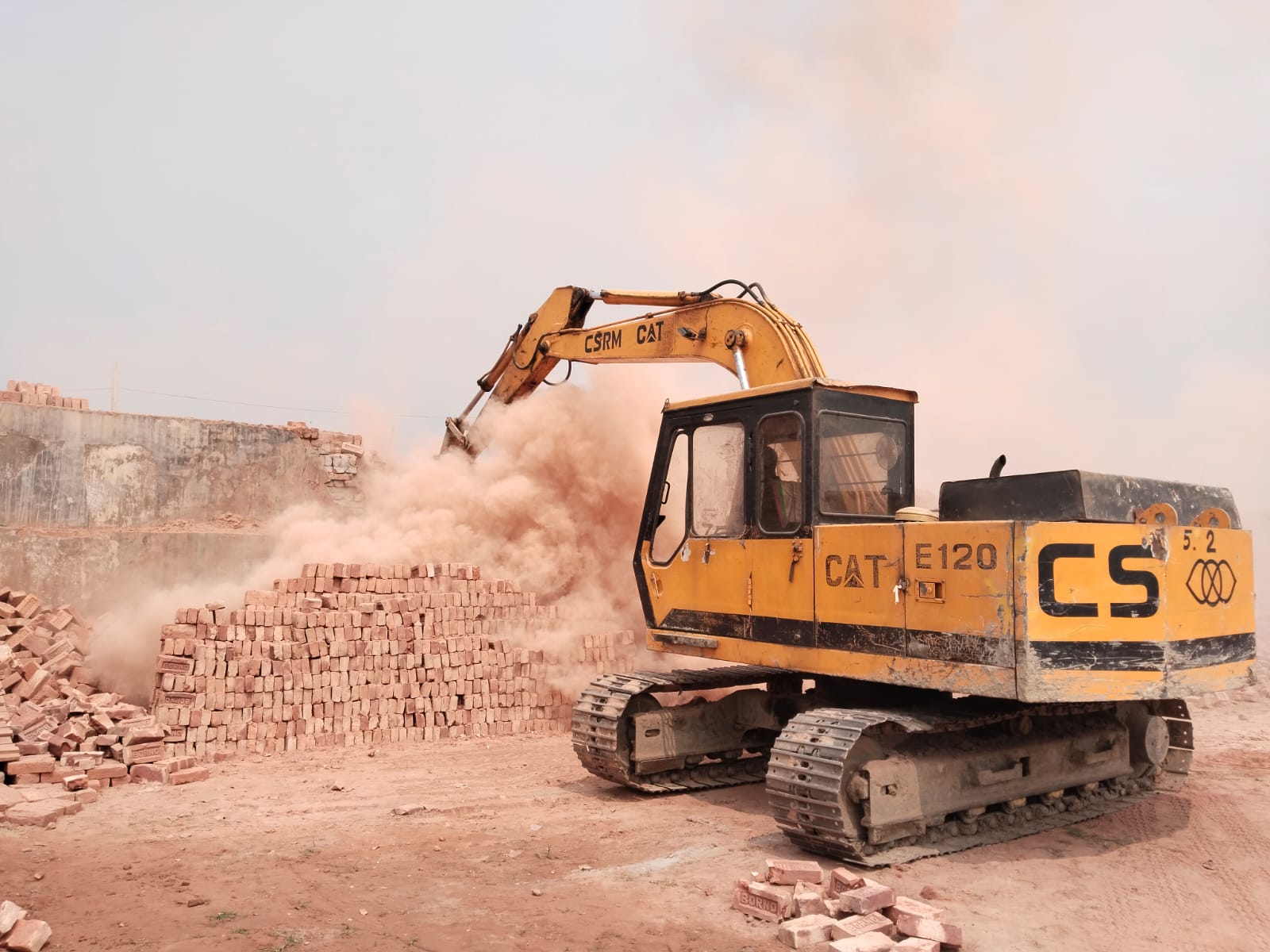 রায়গঞ্জে পরিবেশ অধিদপ্তরের অভিযান, ছয় ইটভাটায় সাড়ে ১৯ লাখ টাকা জরিমানা