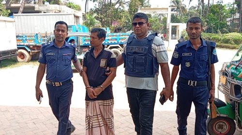 বাঁশখালীতে প্রকাশ্যে মাদক বাণিজ্য: অভিযানে ইয়াবাসহ গ্রেপ্তার মাদক কারবারি