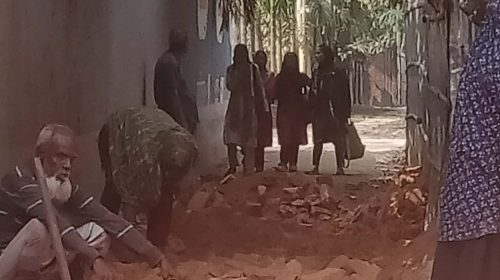 নিজস্ব অর্থায়নে রাস্তা সংস্কার করে কাজ শুরু করলেন কুড়িগ্রাম-১ আসনের এমপি আনোয়ারুল ইসলাম