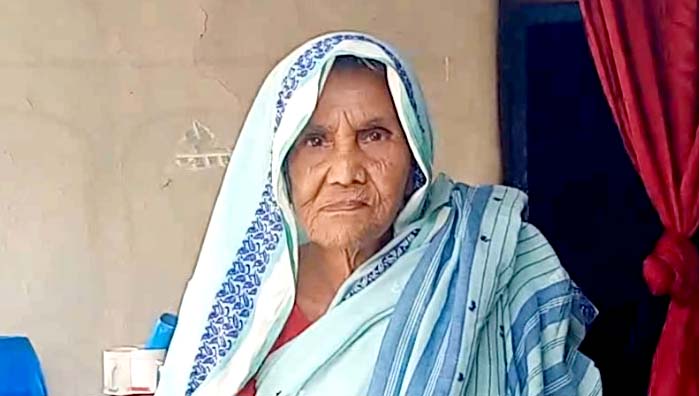 তিন বছর যাবৎ বয়স্কভাতা থেকে বঞ্চিত ৮৯ বছর বসস্ক মমিনা বেগম