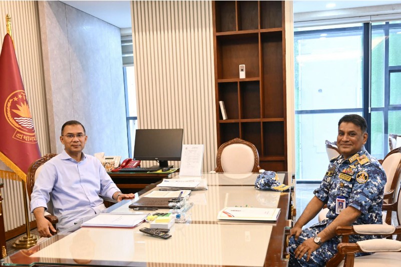 সমুদ্রে শান্তি প্রতিষ্ঠায় কাজ করতে কোস্টগার্ডকে প্রধানমন্ত্রীর নির্দেশ