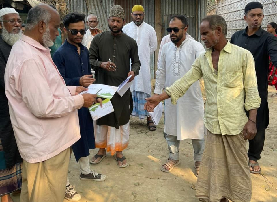 ইফতার ও নগদ অর্থ সহায়তা দিলো সেলিম ফাউন্ডেশন