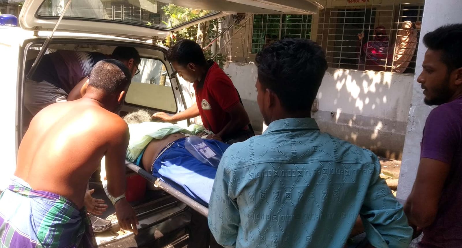 ফকিরহাটে তেল নিতে গিয়ে বাসের ধাক্কায় বাইক চালক নিহত