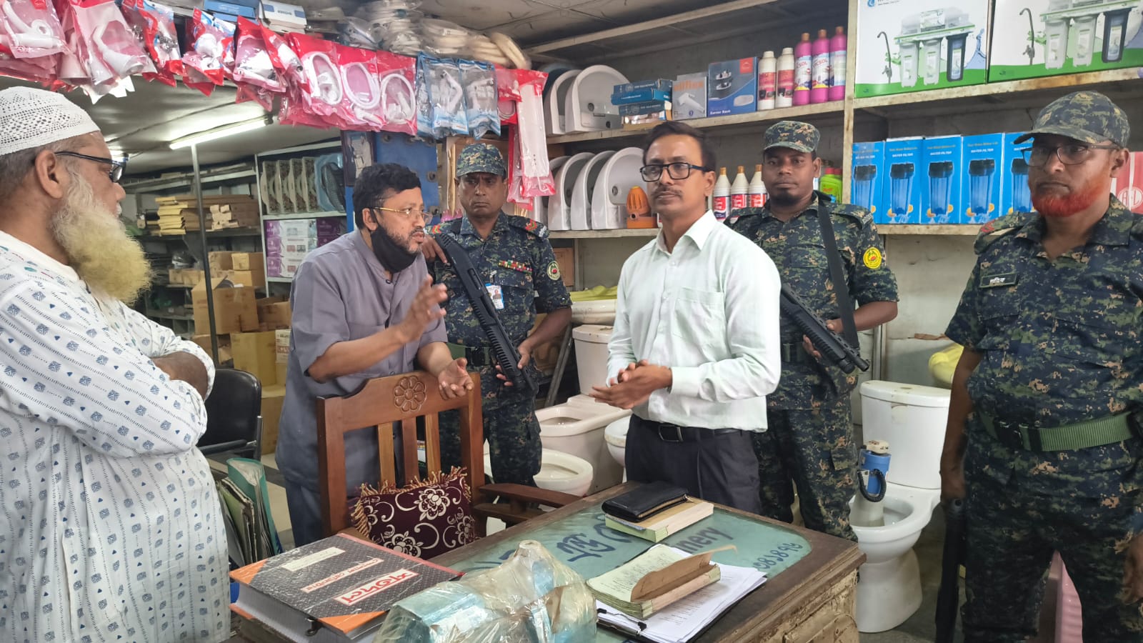 ব্রাহ্মণবাড়িয়ায় এলপিজি গ্যাসে অতিরিক্ত দাম: ১০ হাজার টাকা জরিমানা