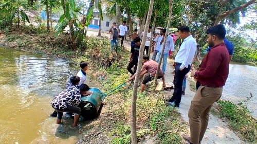 পুকুরের পানির নিচে লুকানো ডিজেল উদ্ধার, এলাকায় চাঞ্চল্য