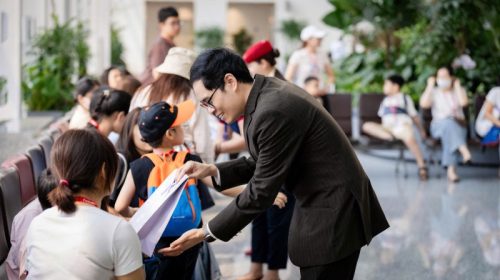 অটিজম আক্রান্ত তরুণদের জন্য বিশ্বজুড়ে এমিরেটসের ৪০টির বেশি ট্রাভেল রিহার্সাল আয়োজন