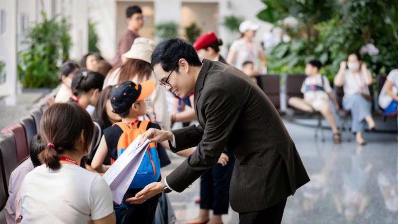 অটিজম আক্রান্ত তরুণদের জন্য বিশ্বজুড়ে এমিরেটসের ৪০টির বেশি ট্রাভেল রিহার্সাল আয়োজন