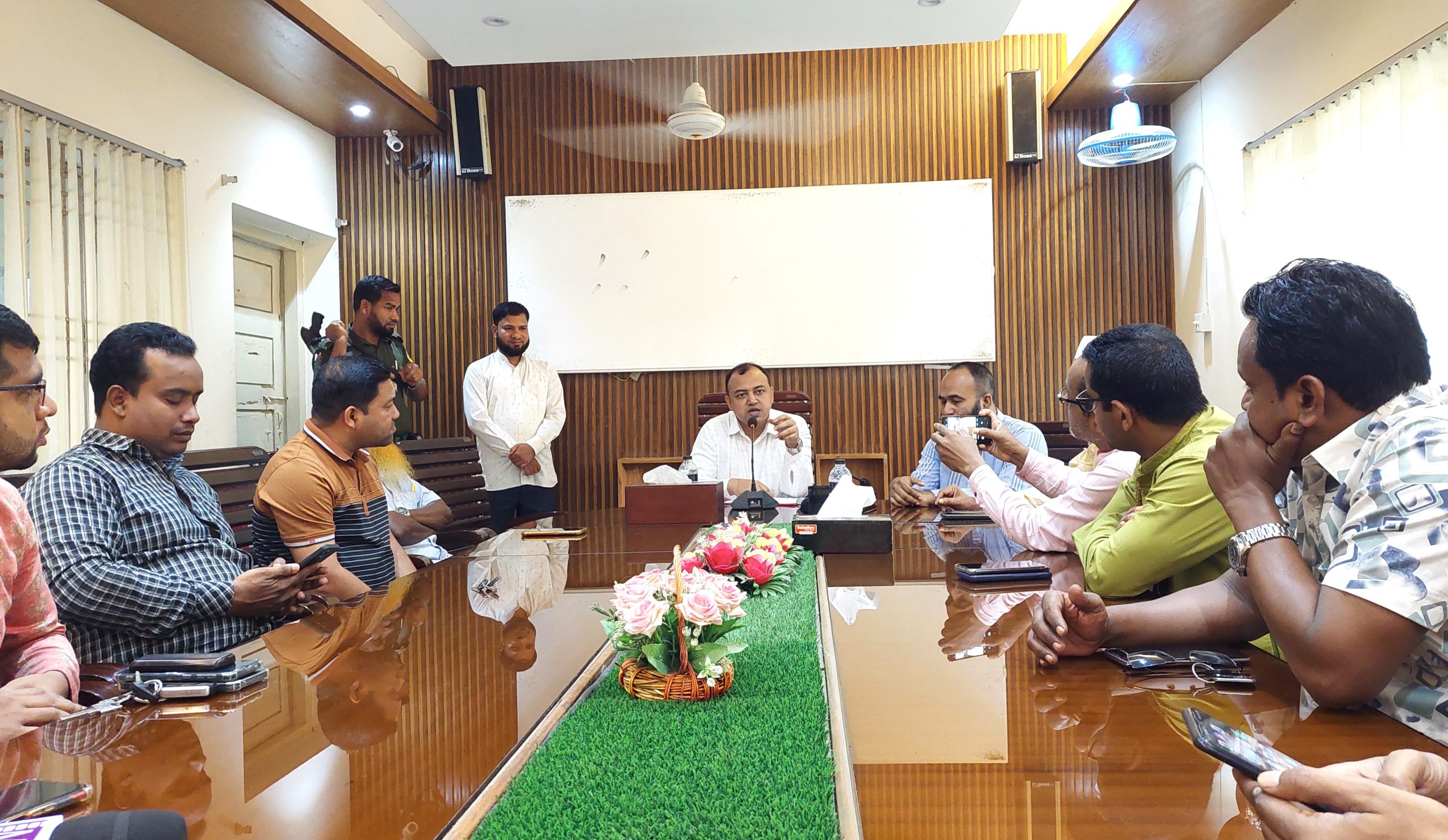 বকশীগঞ্জে সাংবাদিকদের সঙ্গে নবনিযুক্ত ইউএনওর মতবিনিময়