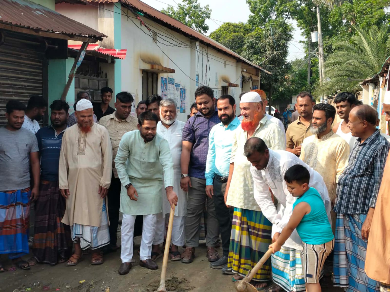 শ্রীপুরে পৃথক দুটি রাস্তার উন্নয়ন কাজের উদ্বোধন