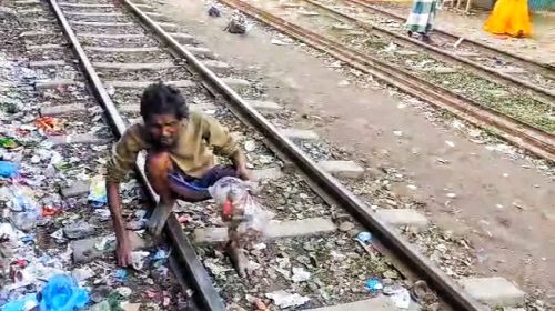 ময়লার ভাগাড়ে পরিনত গৌরীপুরে রেলওয়ে ষ্টেশন