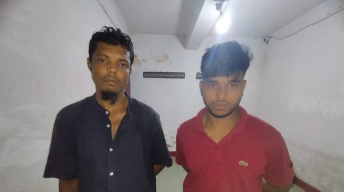 বোয়ালখালীতে অটোরিকশায় মদ পাচার: বস্তাভর্তি চোলাই মদসহ আটক দুই