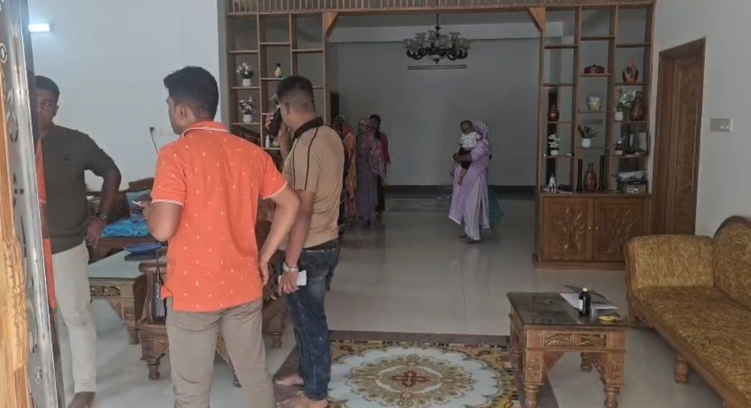 আশুলিয়ায় এক ব্যবসায়ীর বাড়ীতে ডাকাতি