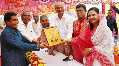 লালপুরে গৌরীপুর উচ্চ বিদ্যালয়ে এসএসসি পরীক্ষার্থীদের বিদায় সংবর্ধনা